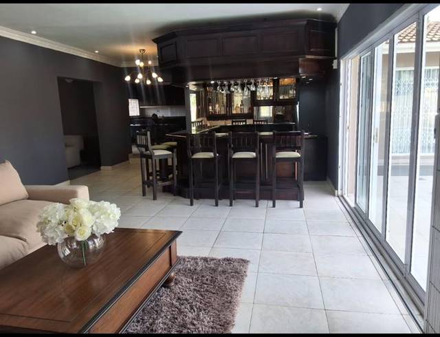 6 BEDROOM HOUSE FOR SALE IN ESCOMBE